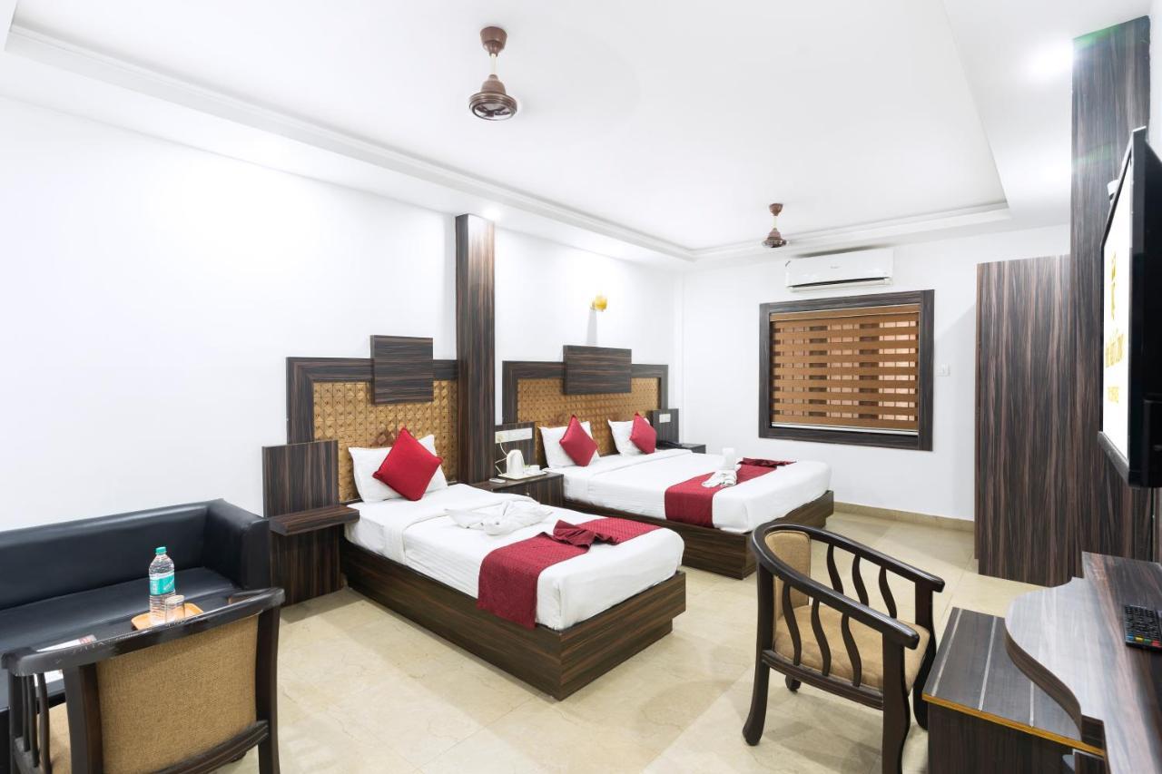 Hotel Kochi Crown Екстер'єр фото