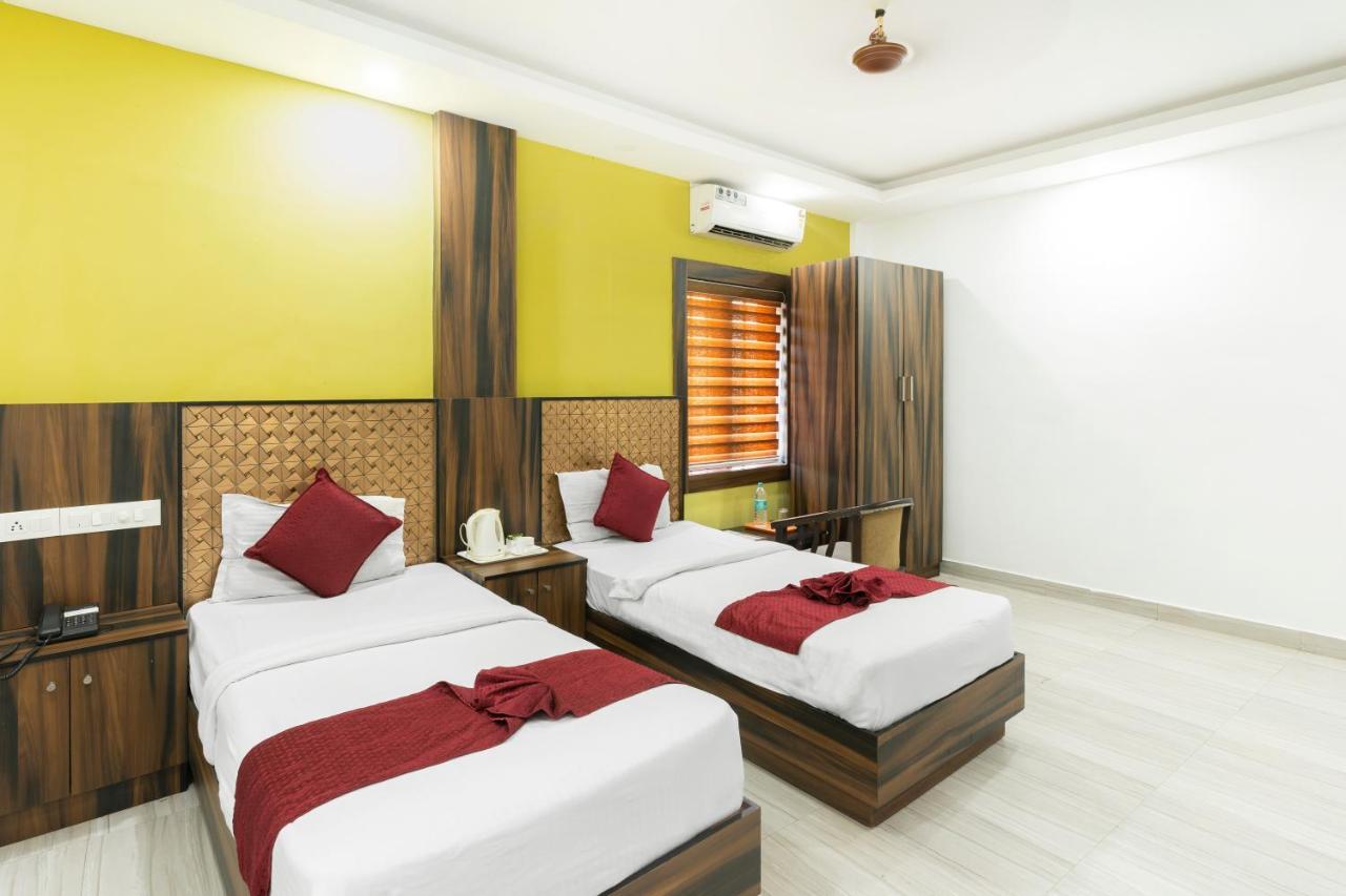 Hotel Kochi Crown Екстер'єр фото