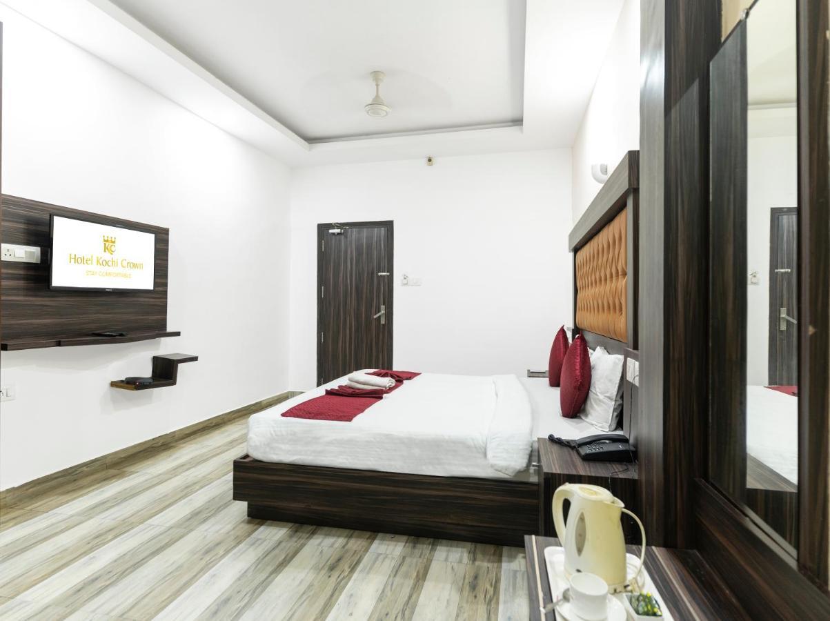 Hotel Kochi Crown Екстер'єр фото