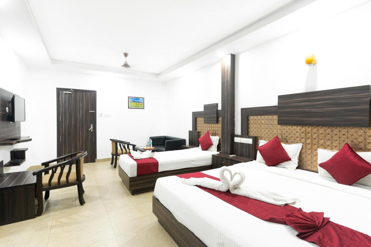 Hotel Kochi Crown Екстер'єр фото