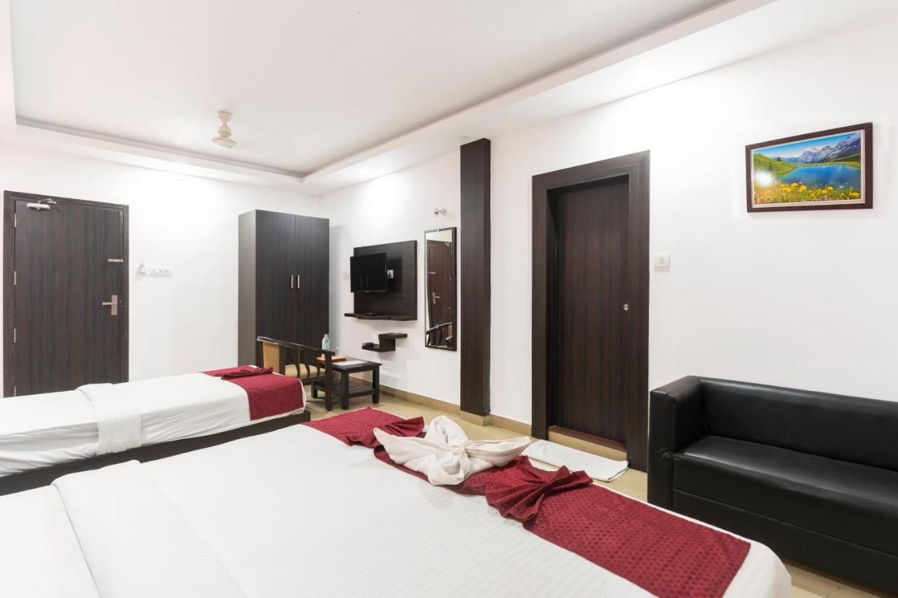 Hotel Kochi Crown Екстер'єр фото