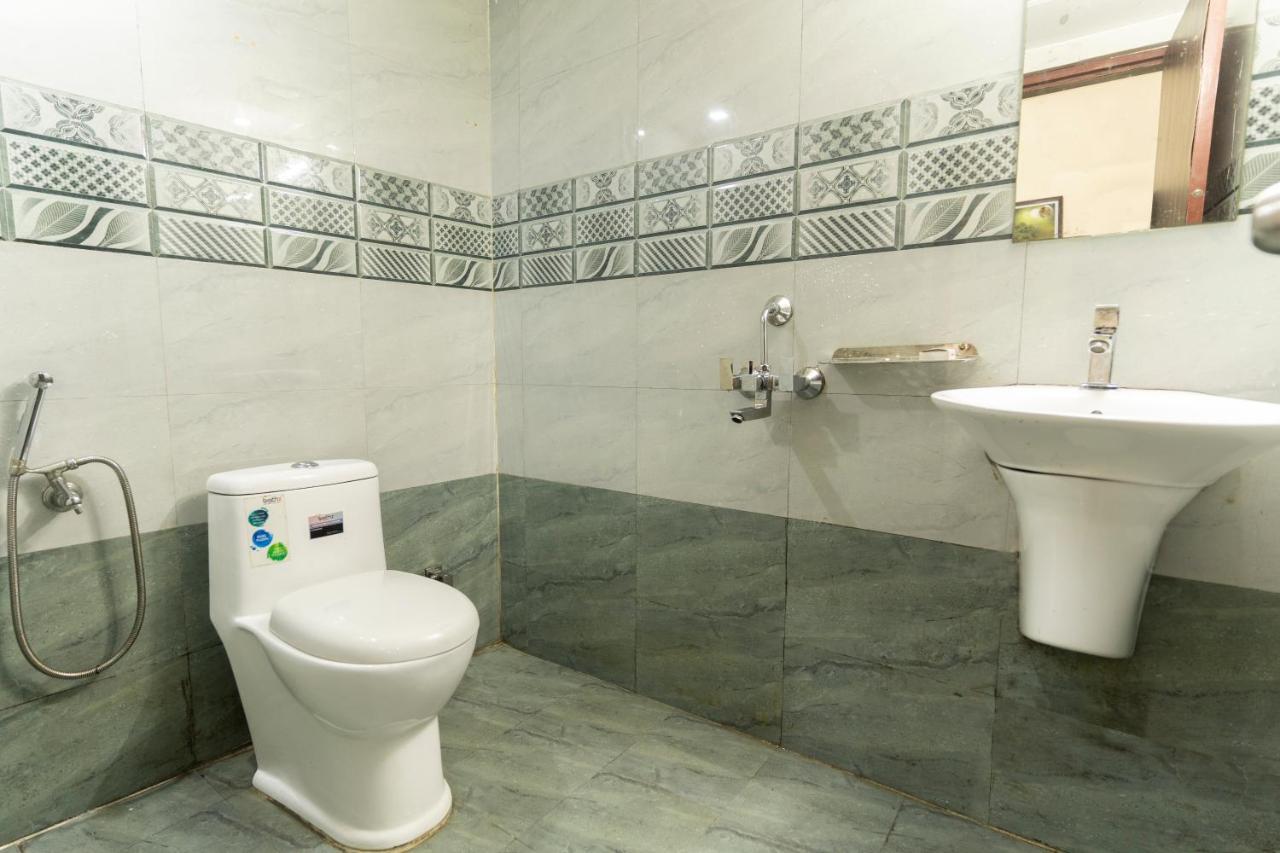 Hotel Kochi Crown Екстер'єр фото