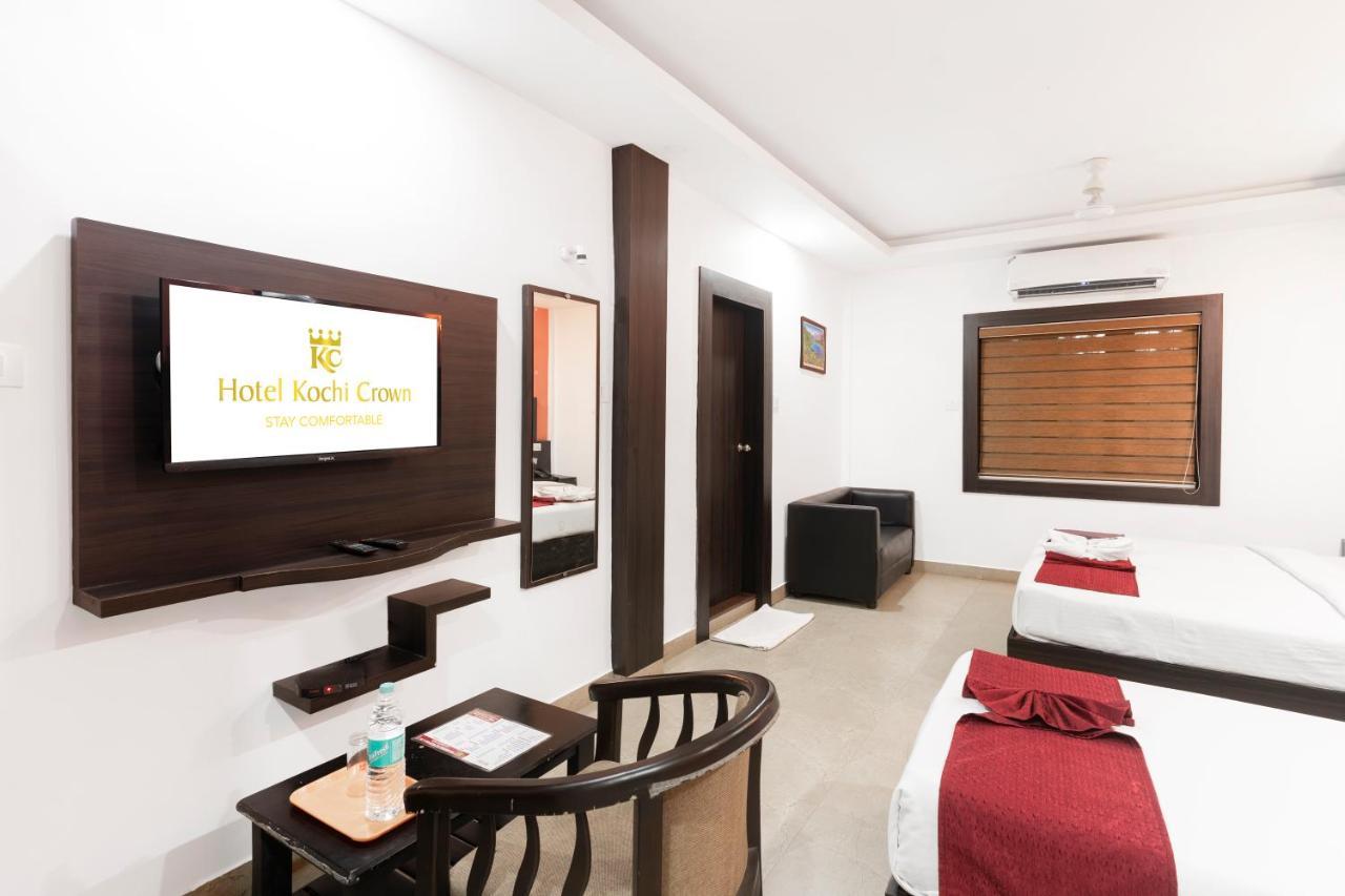 Hotel Kochi Crown Екстер'єр фото