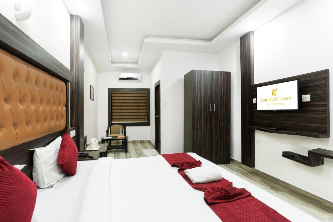 Hotel Kochi Crown Екстер'єр фото