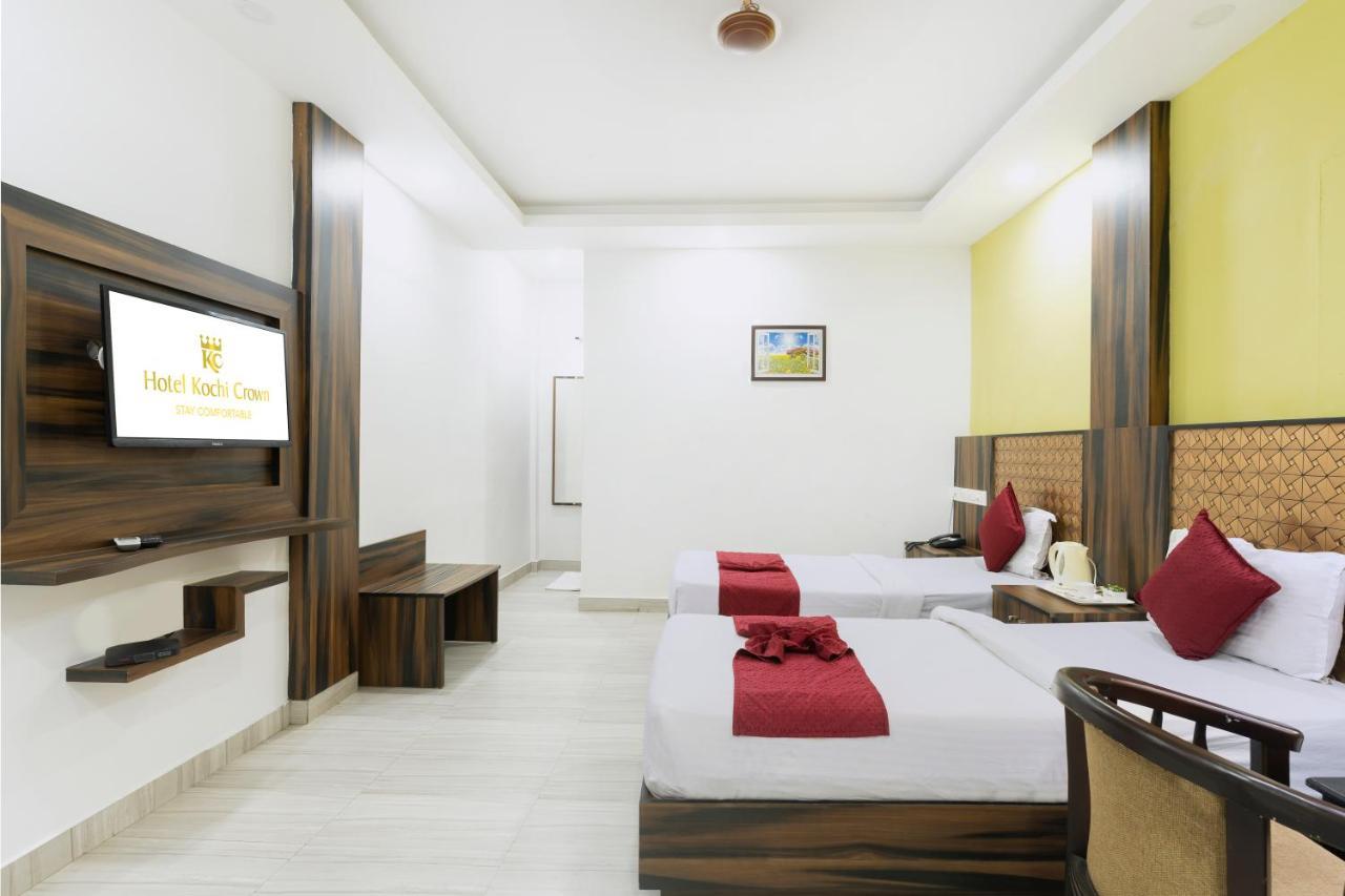 Hotel Kochi Crown Екстер'єр фото