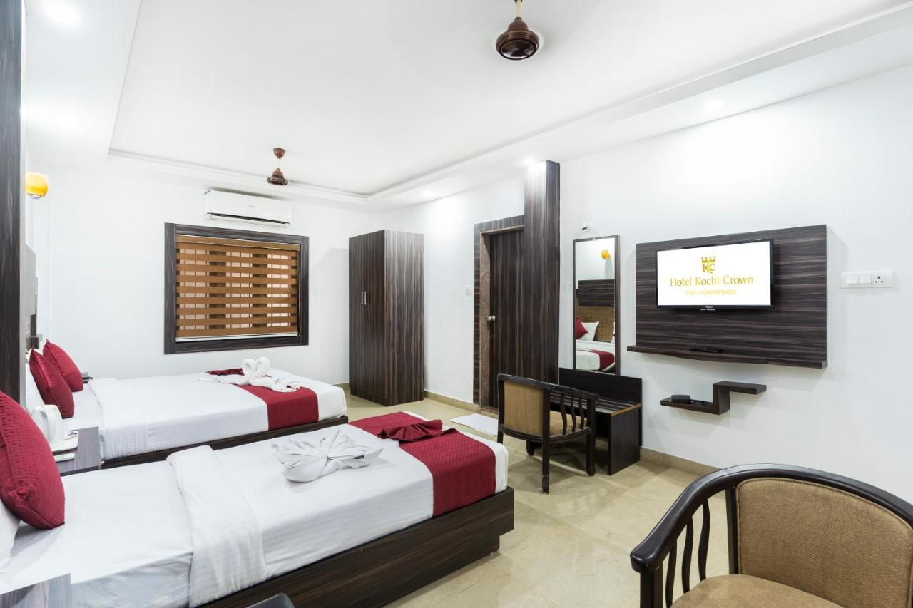 Hotel Kochi Crown Екстер'єр фото