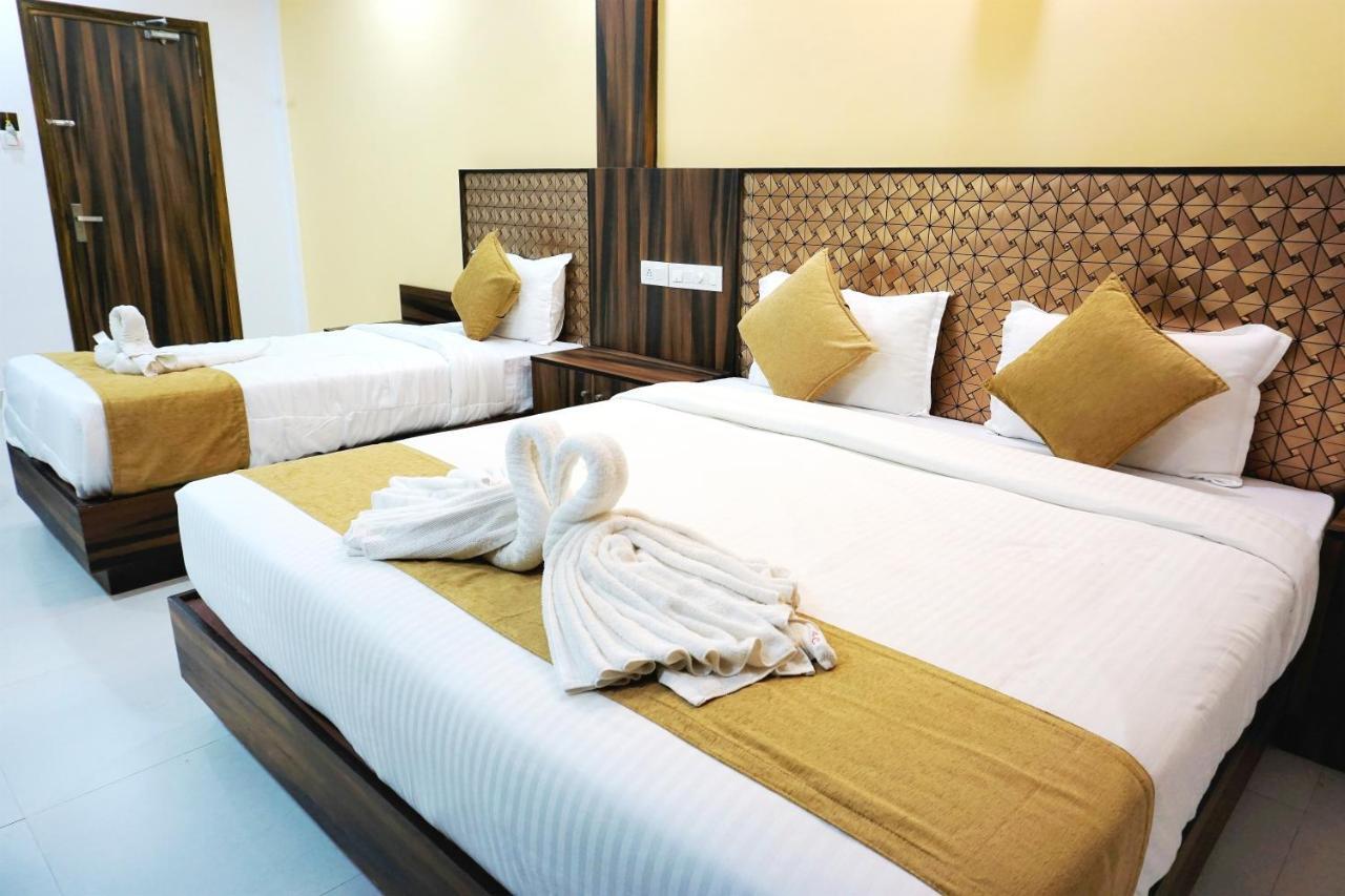 Hotel Kochi Crown Екстер'єр фото